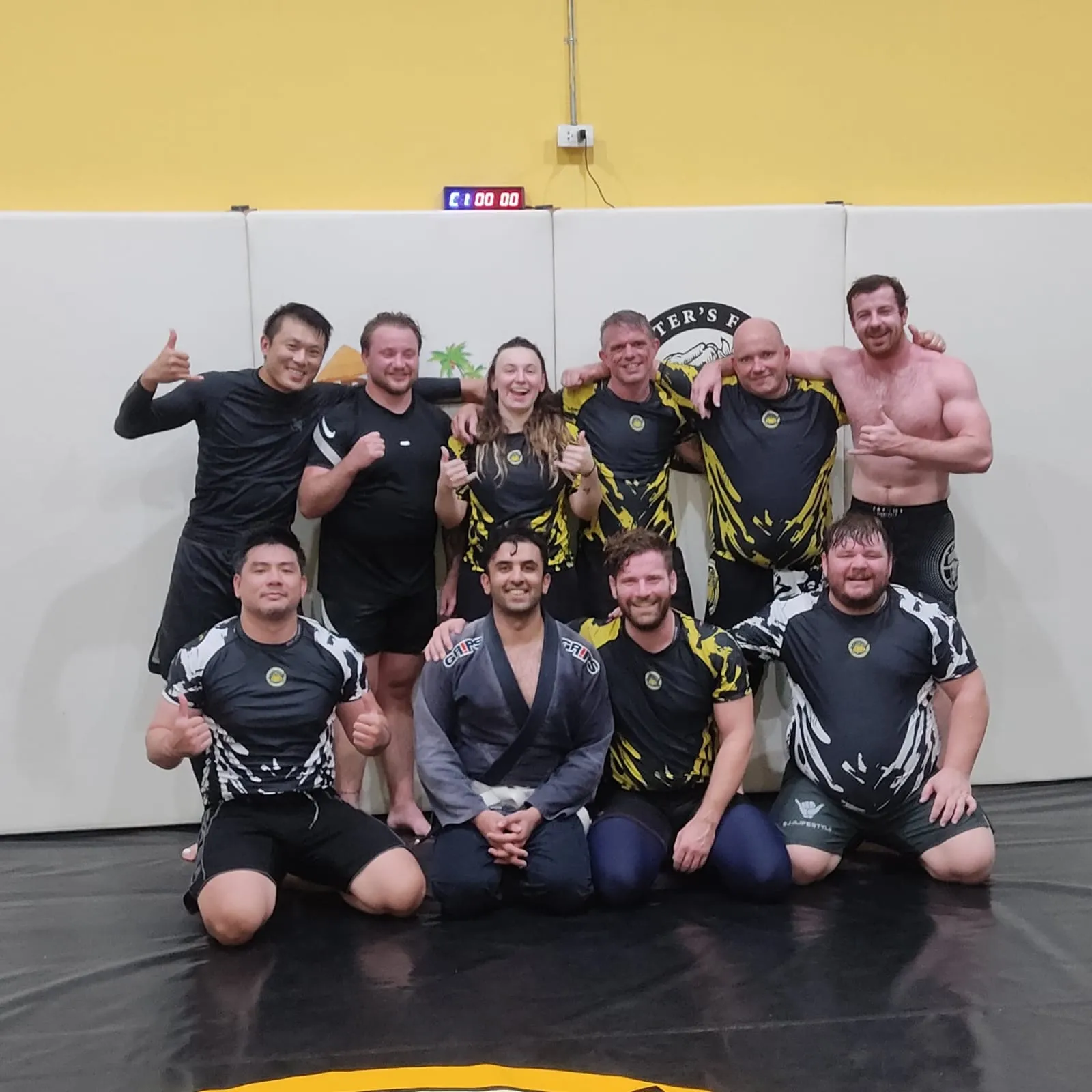 Brazilian Jiu-Jitsu class with international community